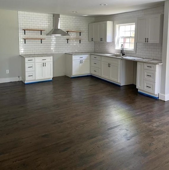 2438 Crestview Ave, Decatur GA  30032-4113 exterior