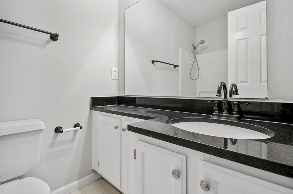 321 Cobblestone Trl, Avondale Est GA  30002-1210 exterior