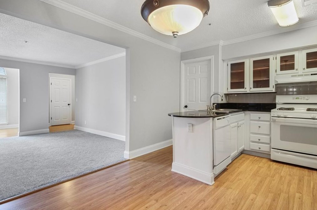 321 Cobblestone Trl, Avondale Est GA  30002-1210 exterior