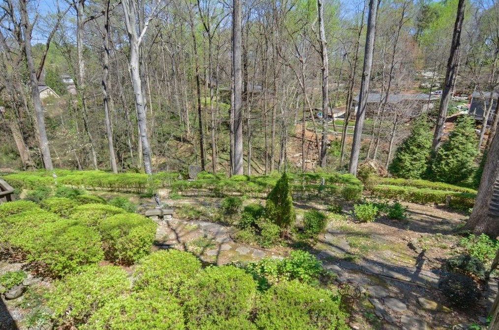 1965 Woodsdale Rd, Atlanta GA  30324-2763 exterior