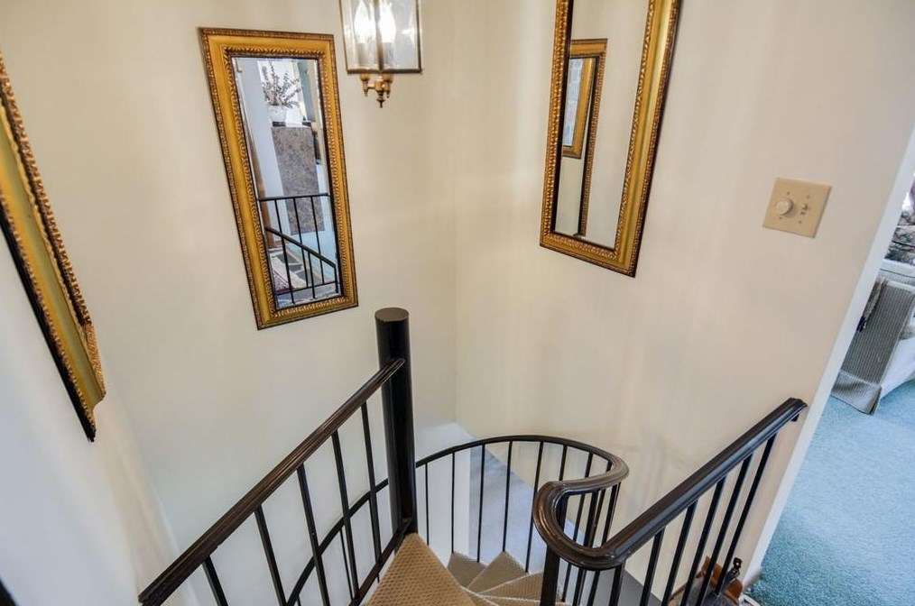 1965 Woodsdale Rd, Atlanta GA  30324-2763 exterior
