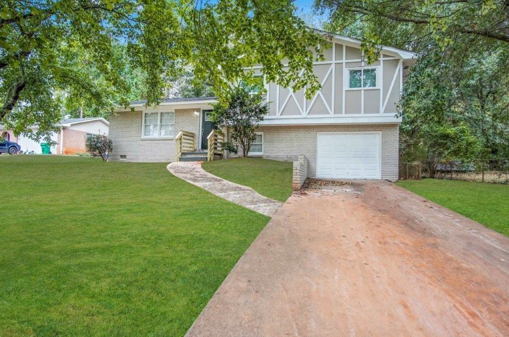 2261 Emerald Falls Dr, Decatur GA  30035-2610 exterior