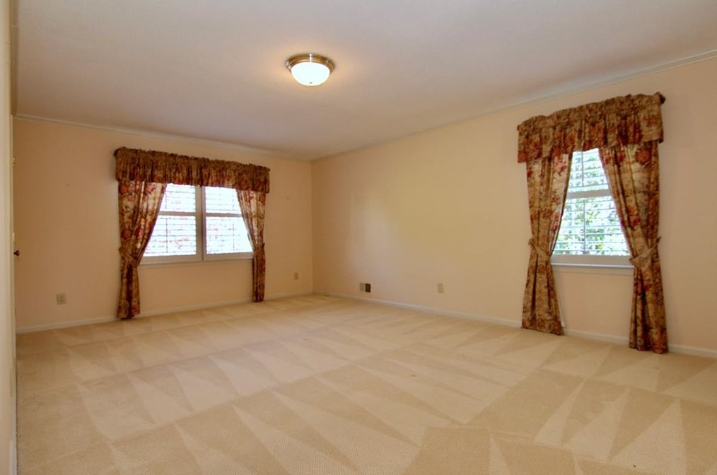 5260 Mt Vernon Way, Atlanta GA  30338-4625 exterior