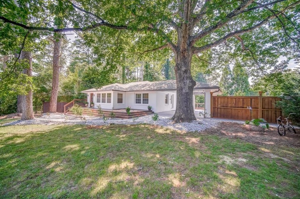 2069 Wilandrew Dr, Decatur GA  30033-0019 exterior