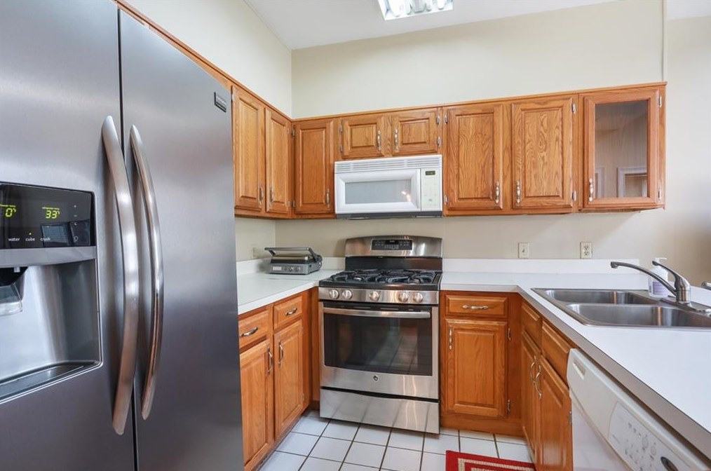 2 Westfair Ct, Atlanta GA  30328-1658 exterior