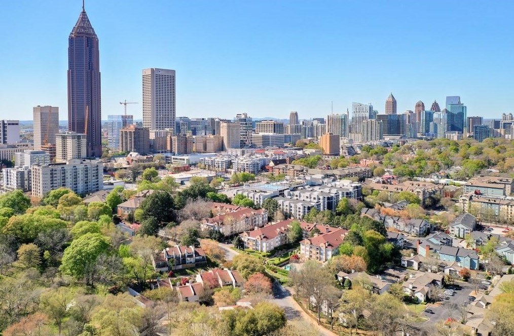 220 Renaissance Pkwy, Atlanta GA  30308-2333 exterior