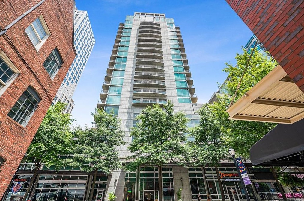 923 Peachtree St, Atlanta GA  30309-4458 exterior