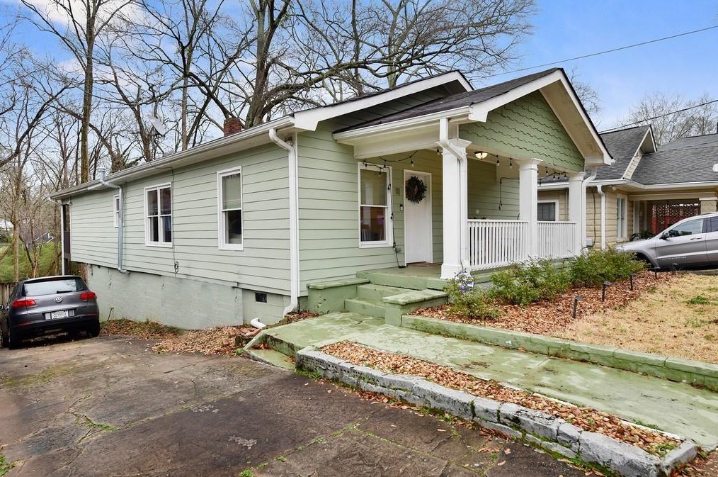 81 Rockyford Rd, Atlanta GA  30317-1339 exterior