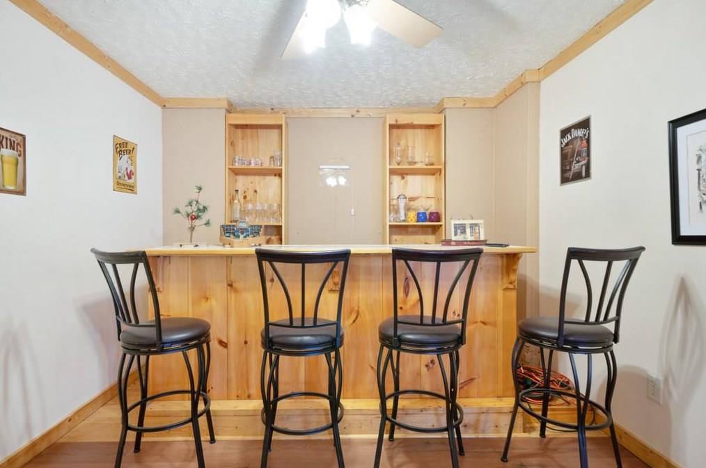 110 Granny Smith Dr, Calhoun GA 30701-4583 exterior