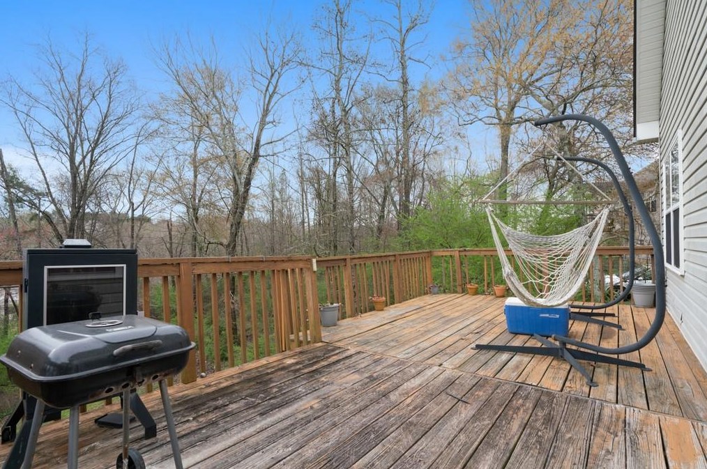 110 Granny Smith Dr, Calhoun GA 30701-4583 exterior