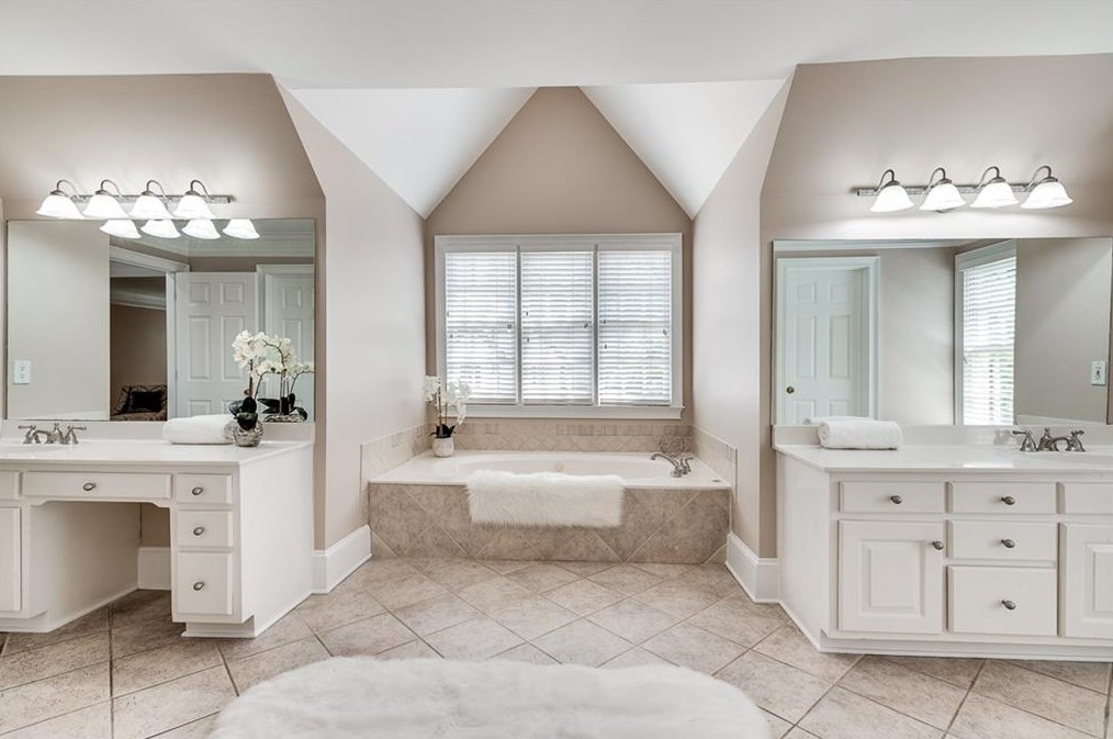 2626 Danforth Ln, Decatur GA  30033-2213 exterior