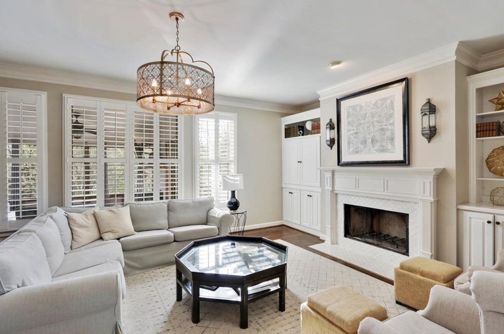 2257 Wayside Dr, Atlanta GA  30319-4009 exterior