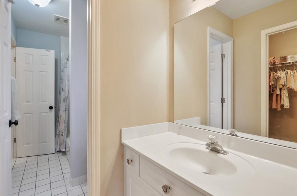 2257 Wayside Dr, Atlanta GA  30319-4009 exterior