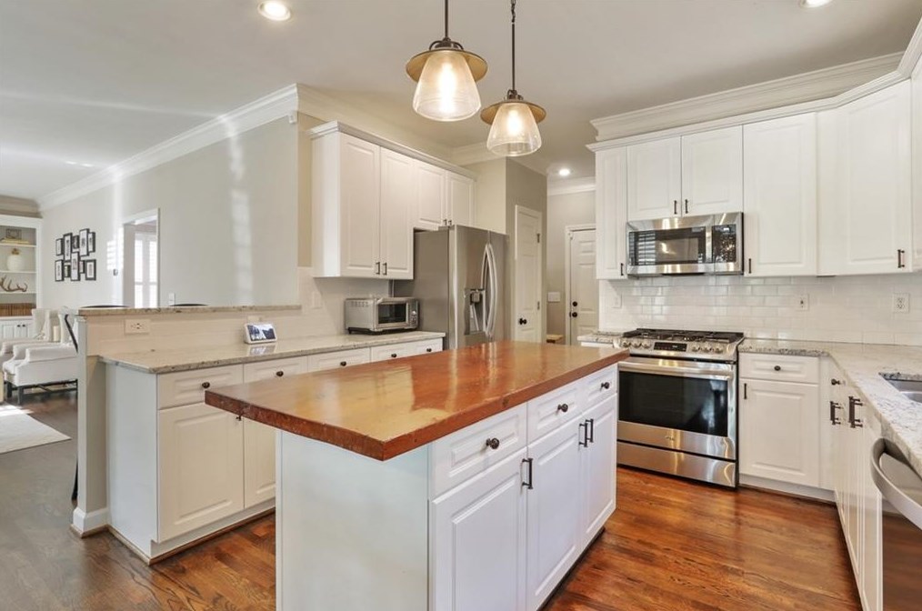 2257 Wayside Dr, Atlanta GA  30319-4009 exterior