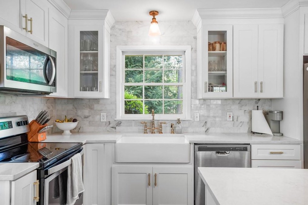 6500 Whispering Ln, Atlanta GA  30328-3065 exterior