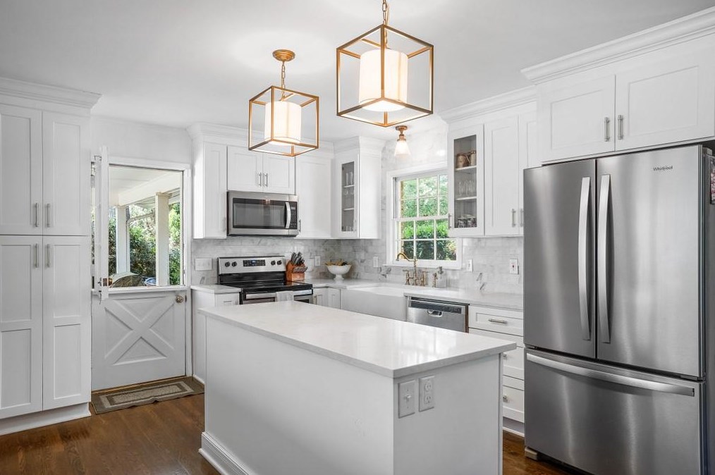 6500 Whispering Ln, Atlanta GA  30328-3065 exterior