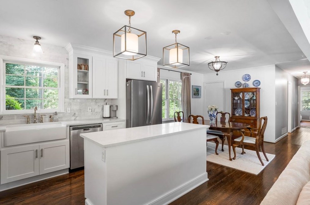 6500 Whispering Ln, Atlanta GA  30328-3065 exterior