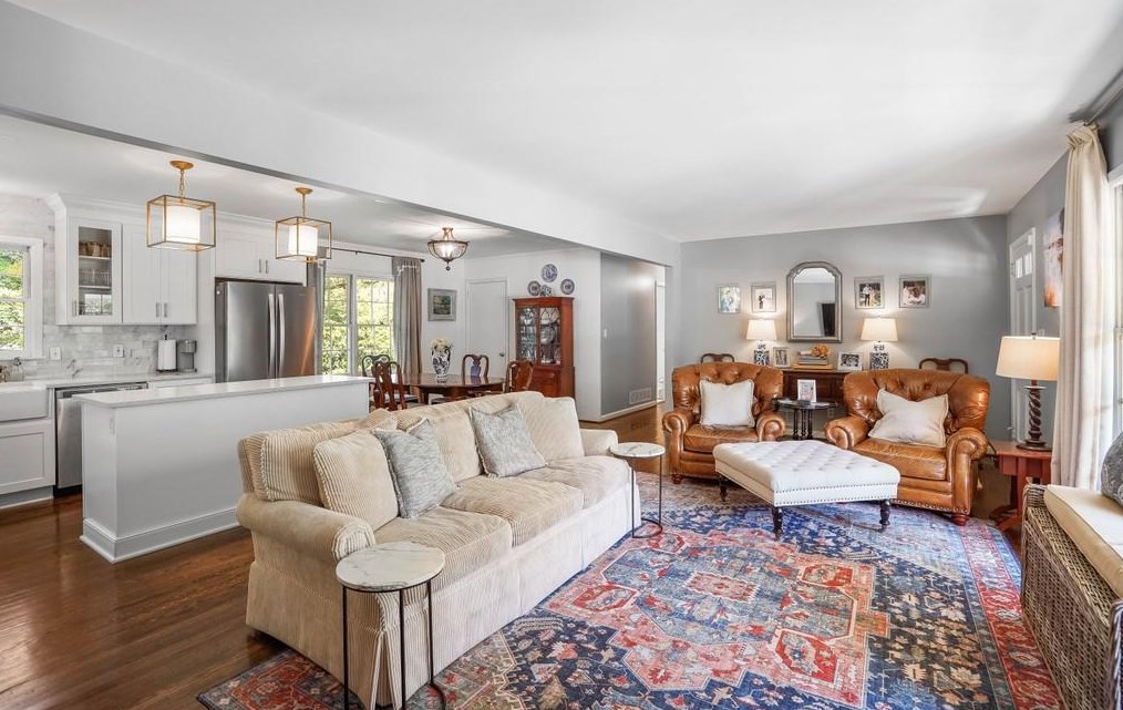 6500 Whispering Ln, Atlanta GA  30328-3065 exterior