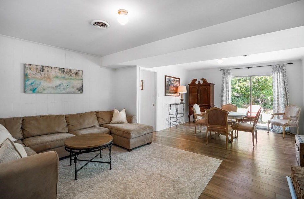 6500 Whispering Ln, Atlanta GA  30328-3065 exterior