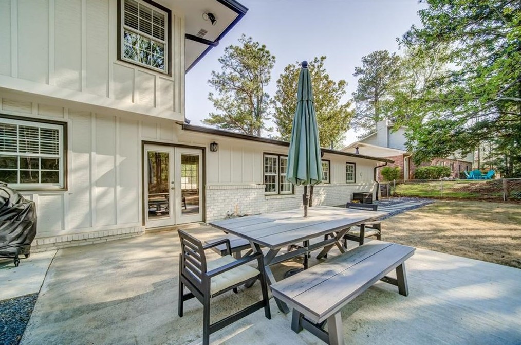 3816 Cline Dr, Smyrna GA  30082-3115 exterior