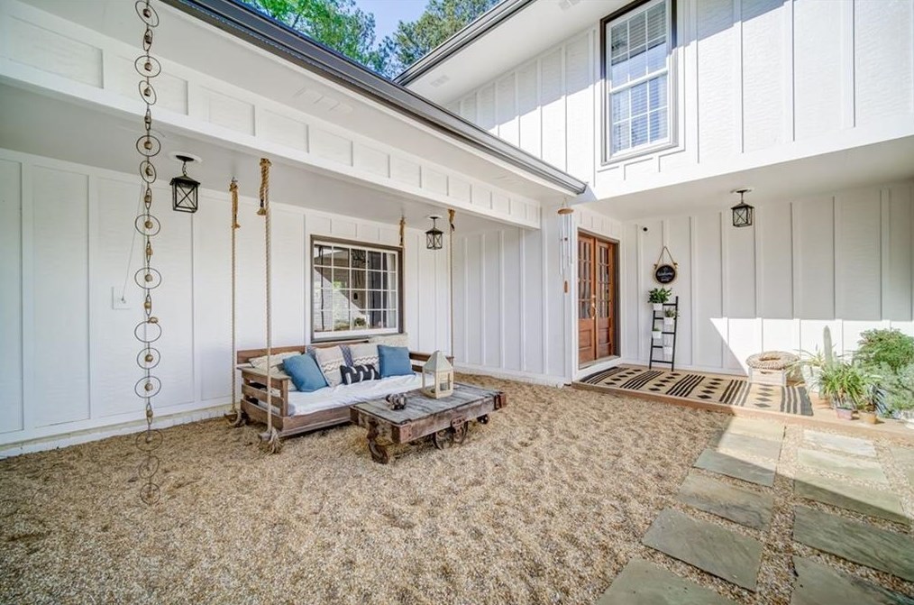 3816 Cline Dr, Smyrna GA  30082-3115 exterior