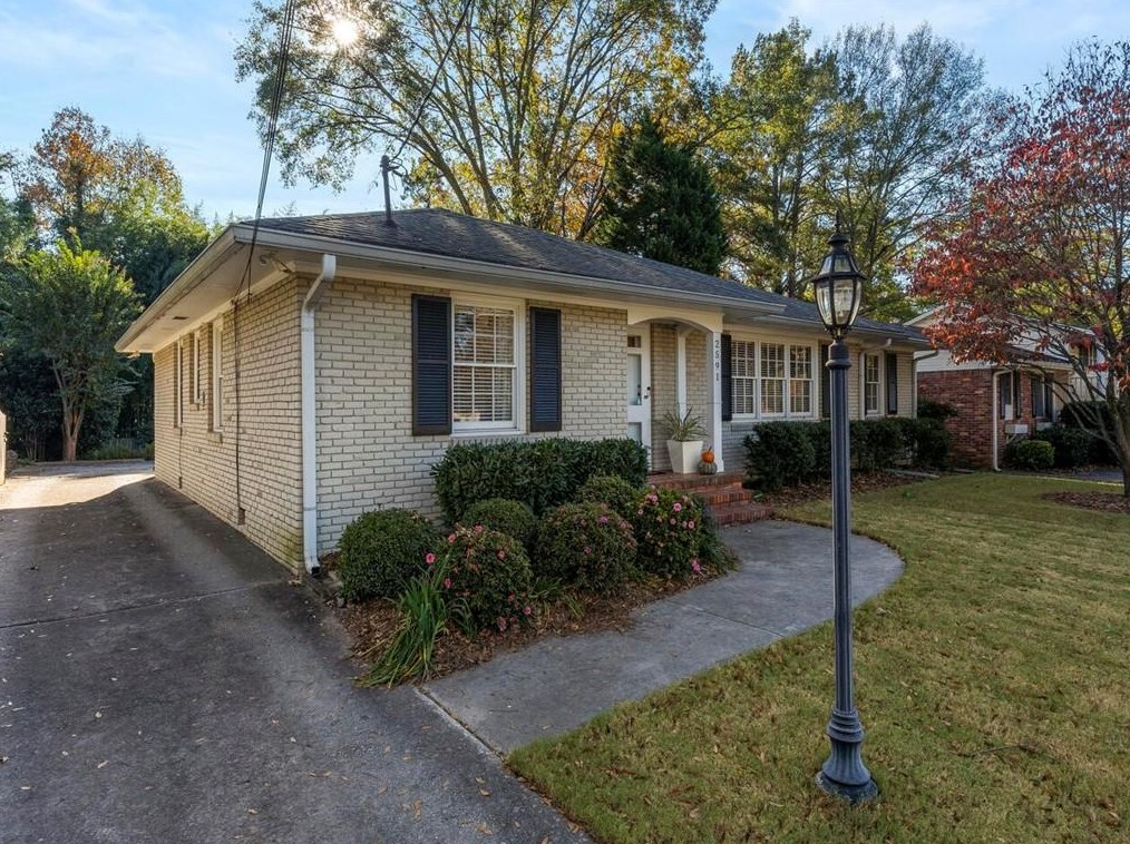 2591 Sharondale Dr, Atlanta GA  30305-3811 exterior