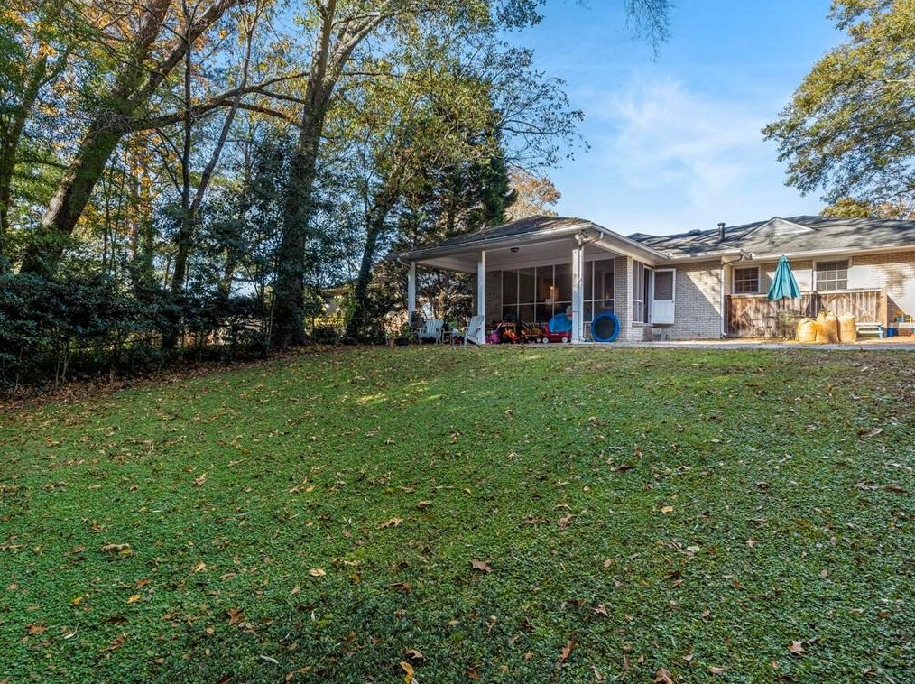 2591 Sharondale Dr, Atlanta GA  30305-3811 exterior