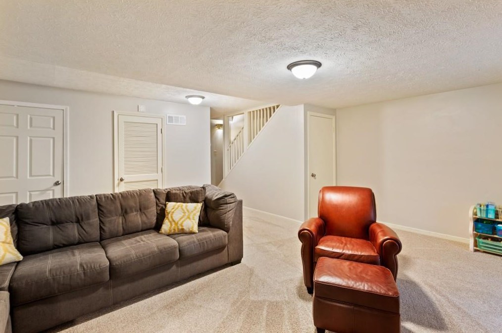1154 Weatherstone Dr, Atlanta GA  30324-4643 exterior