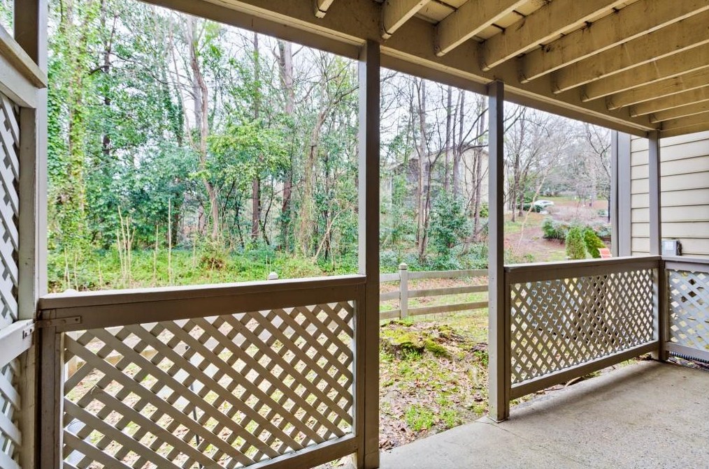 1154 Weatherstone Dr, Atlanta GA  30324-4643 exterior