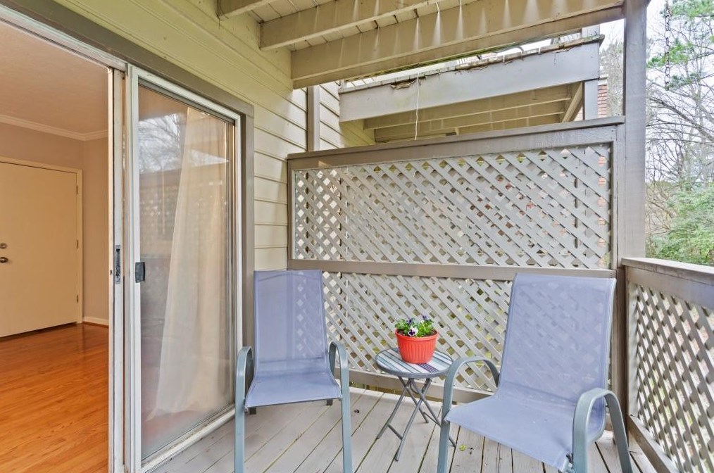 1154 Weatherstone Dr, Atlanta GA  30324-4643 exterior