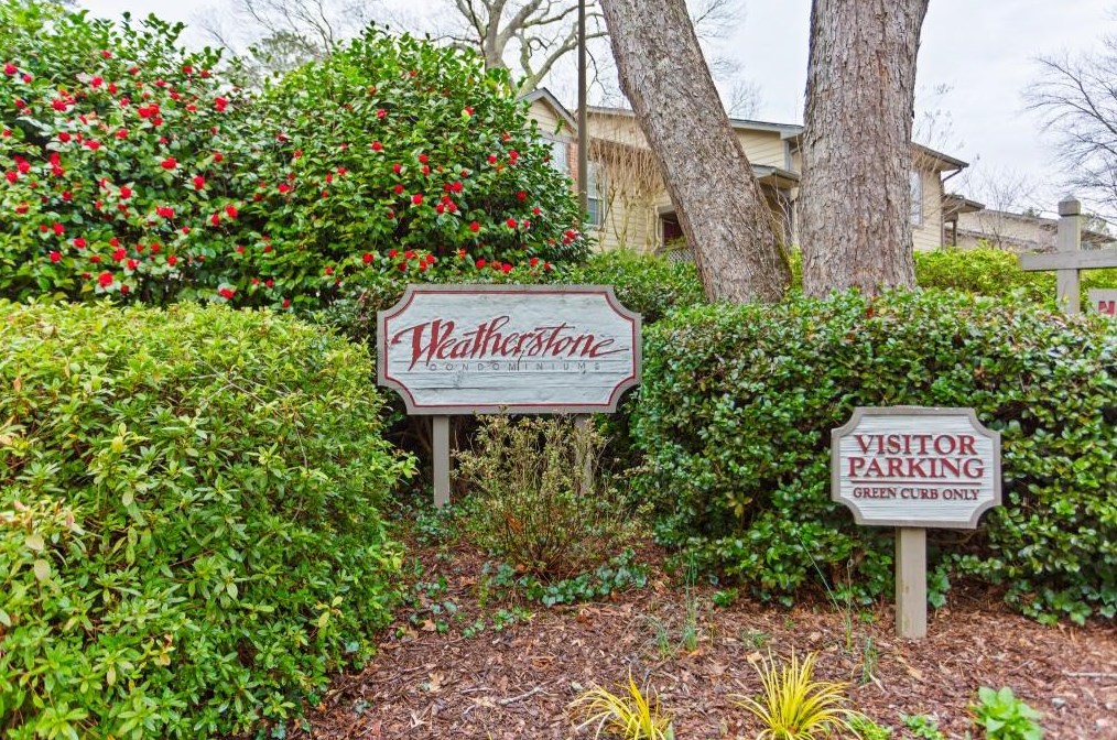 1154 Weatherstone Dr, Atlanta GA  30324-4643 exterior