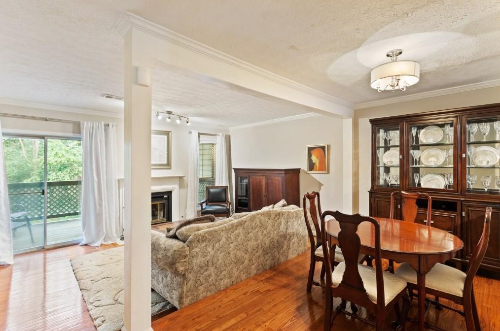 1154 Weatherstone Dr, Atlanta GA  30324-4643 exterior
