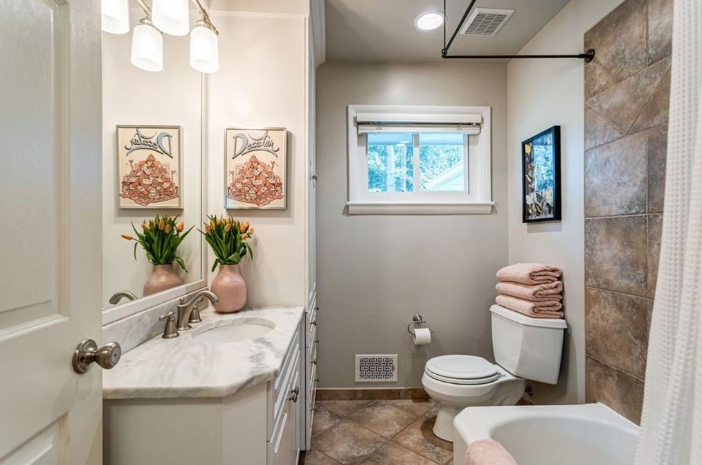 1987 Silvastone Dr, Atlanta GA 30345-3737 exterior