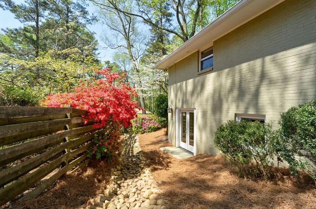 1987 Silvastone Dr, Atlanta GA 30345-3737 exterior