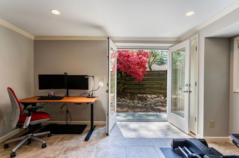 1987 Silvastone Dr, Atlanta GA 30345-3737 exterior