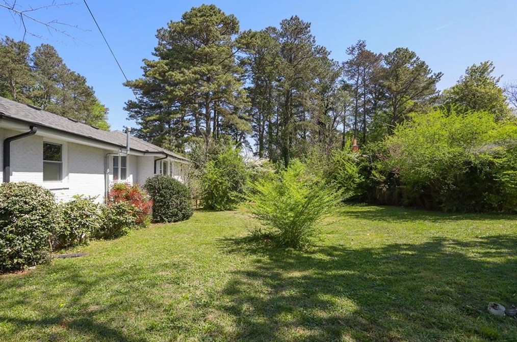 1660 Columbia Cir, Decatur GA  30032-4607 exterior