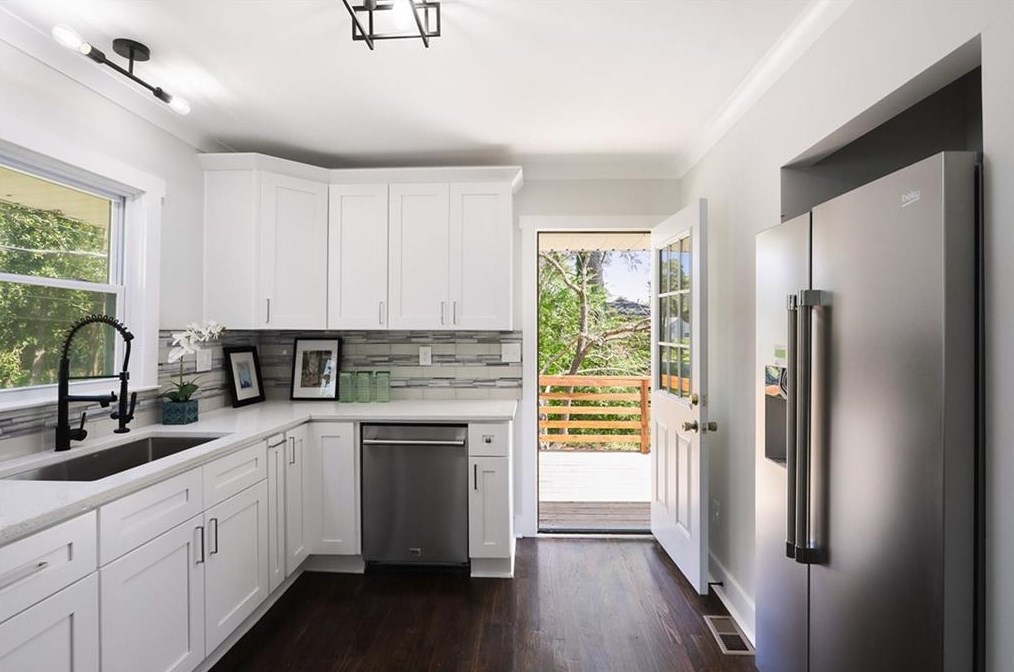 1660 Columbia Cir, Decatur GA  30032-4607 exterior