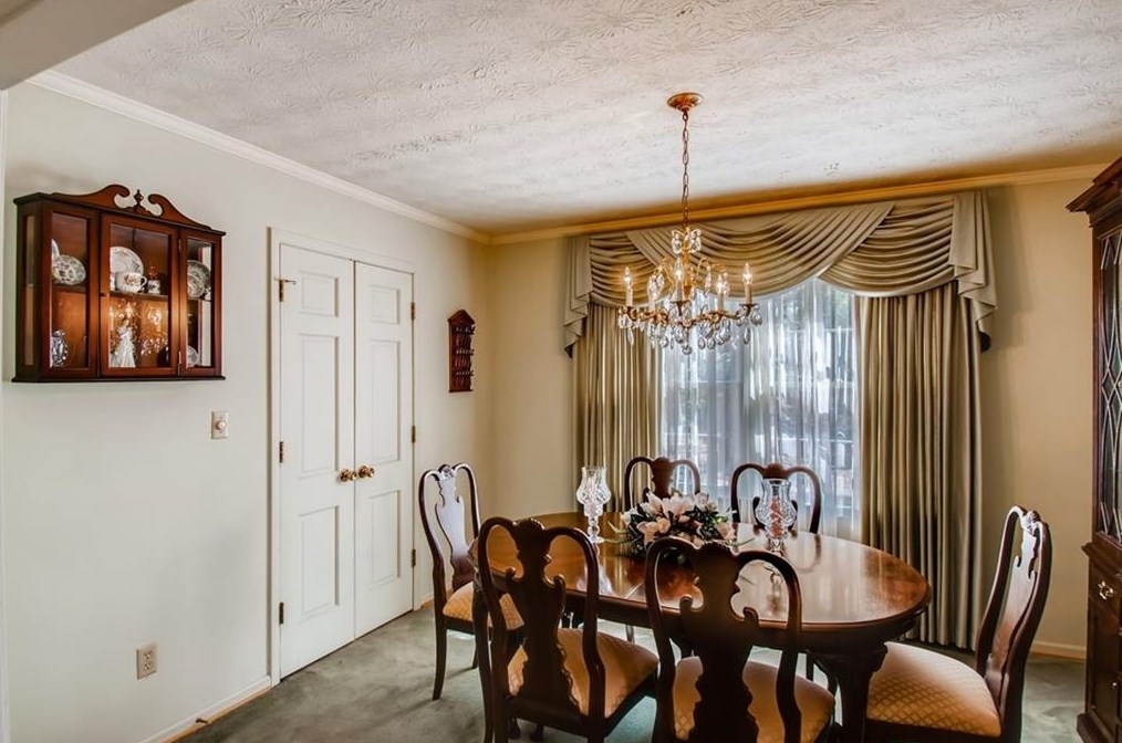 5453 Peachtree Rd, Atlanta GA  30338-3131 exterior