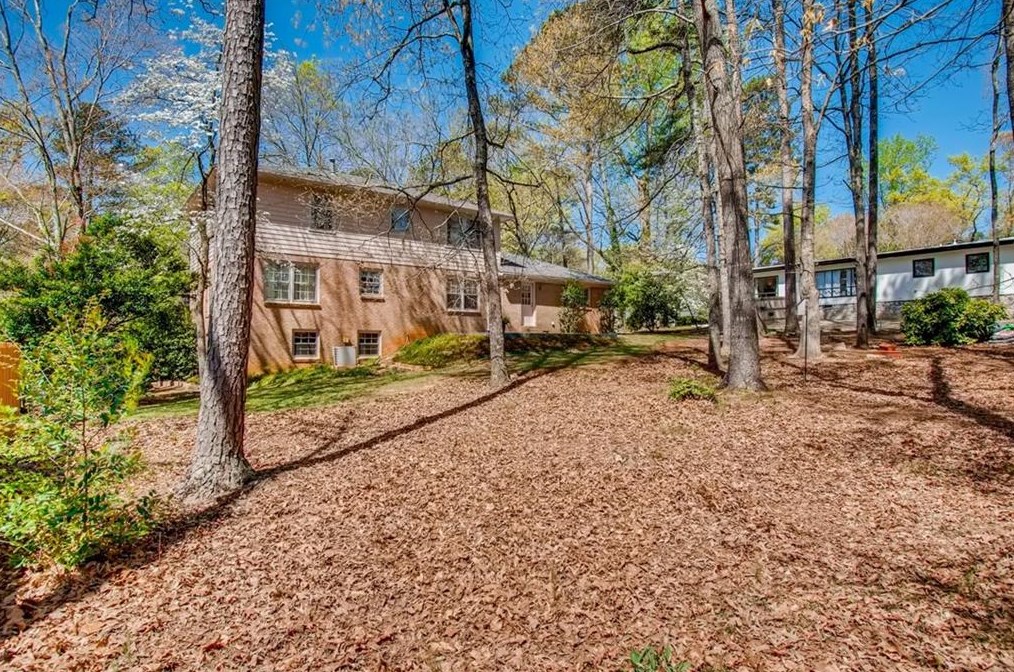 5453 Peachtree Rd, Atlanta GA  30338-3131 exterior