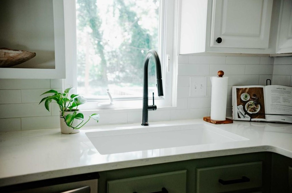 2150 Rando Ln, Atlanta GA 30318-1926 exterior