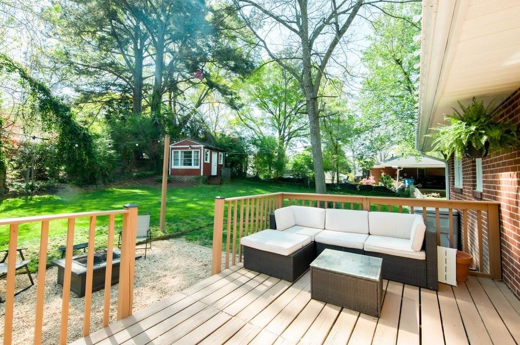 2150 Rando Ln, Atlanta GA 30318-1926 exterior