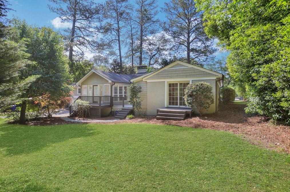 611 Peachtree Battle Ave, Atlanta GA  30327-1211 exterior