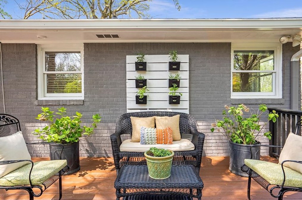 1281 Willivee Dr, Decatur GA 30033-4120 exterior