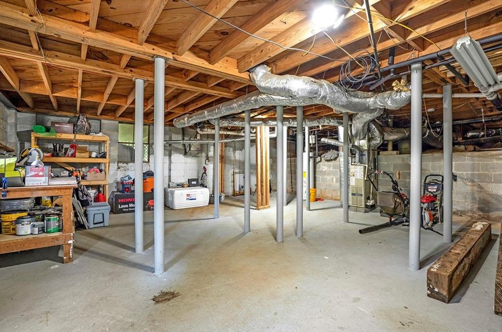 1281 Willivee Dr, Decatur GA 30033-4120 exterior