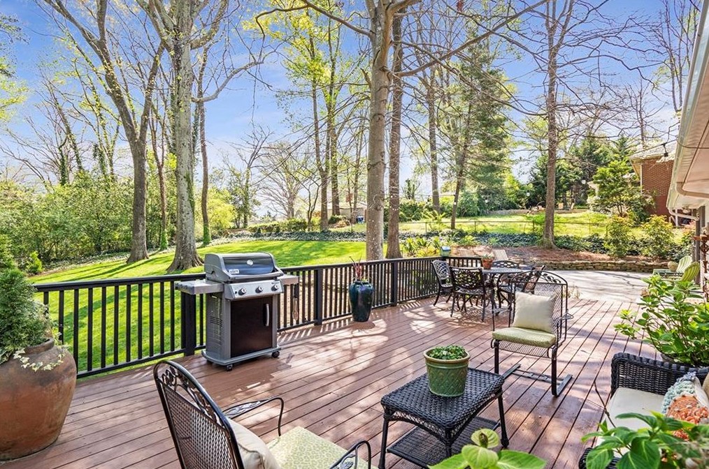 1281 Willivee Dr, Decatur GA 30033-4120 exterior