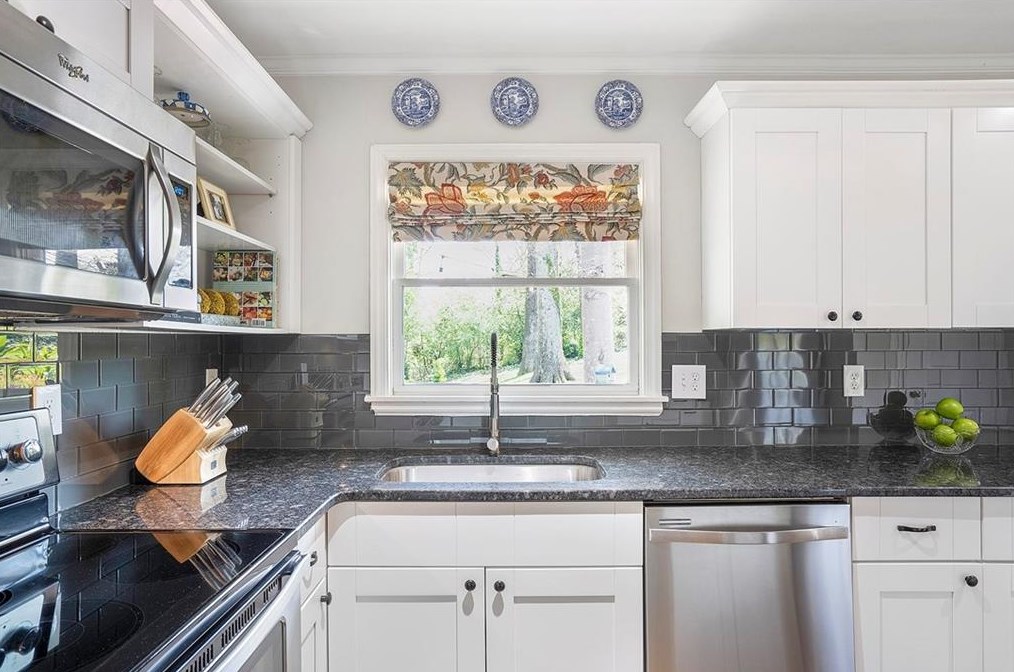 1281 Willivee Dr, Decatur GA 30033-4120 exterior