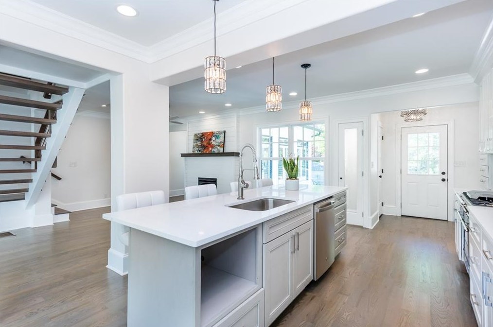 723 Avery St, Decatur GA  30030-3703 exterior