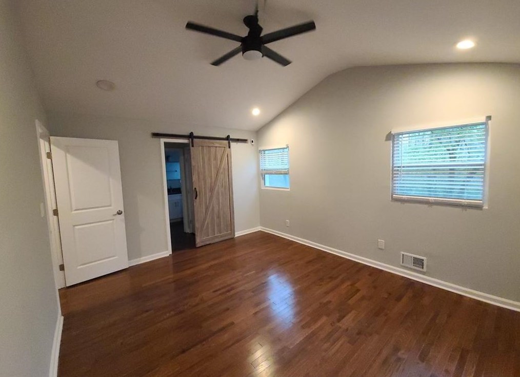 325 Rhinehill Rd, Atlanta GA  30315-7401 exterior