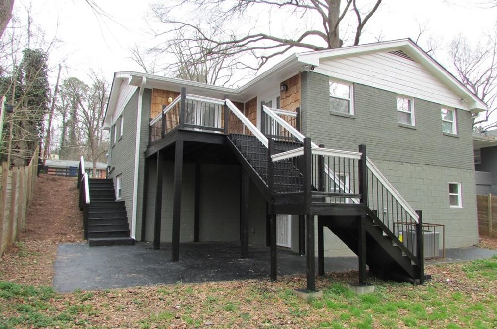 325 Rhinehill Rd, Atlanta GA  30315-7401 exterior