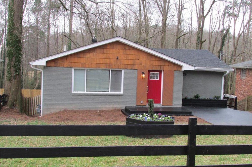 325 Rhinehill Rd, Atlanta GA  30315-7401 exterior